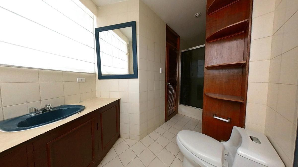 ALQUILER DE LINDA CASA DE 3 PISOS EN PIMENTEL